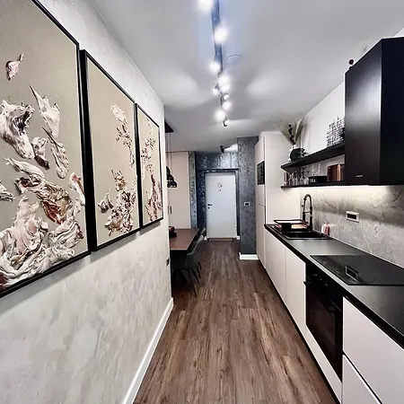 Flh - La Vie En Rose Gold W Balcony & Free Parking Apartment