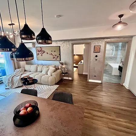 Flh - La Vie En Rose Gold W Balcony & Free Parking * Sibiu