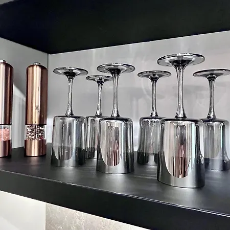 Flh - La Vie En Rose Gold W Balcony & Free Parking *