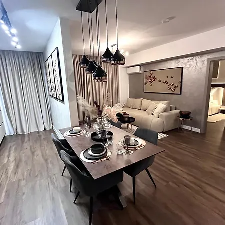 Flh - La Vie En Rose Gold W Balcony & Free Parking Apartment *