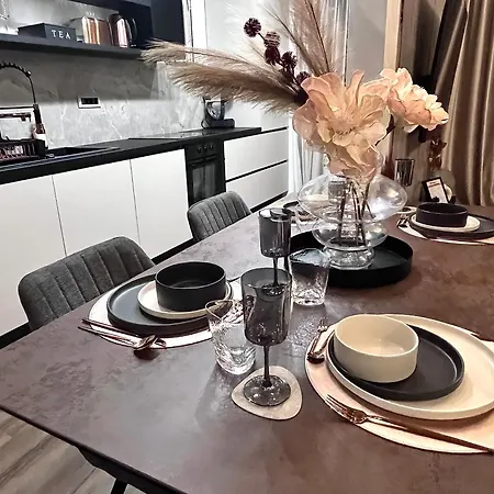 Apartment Flh - La Vie En Rose Gold W Balcony & Free Parking