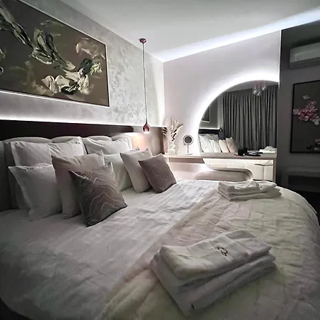 Flh - La Vie En Rose Gold W Balcony & Free Parking *